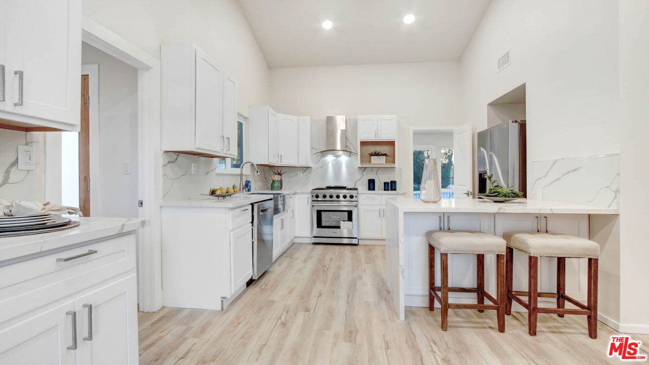 24201 Burbank Blvd, Woodland Hills