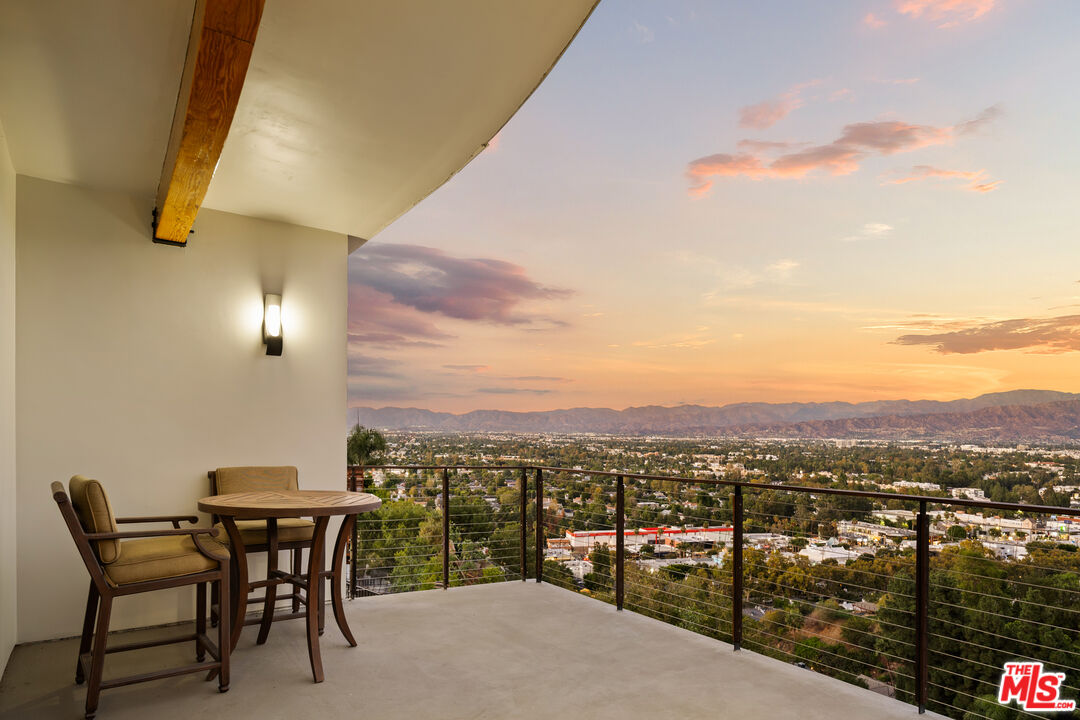 3631 Sunswept Dr, Studio City