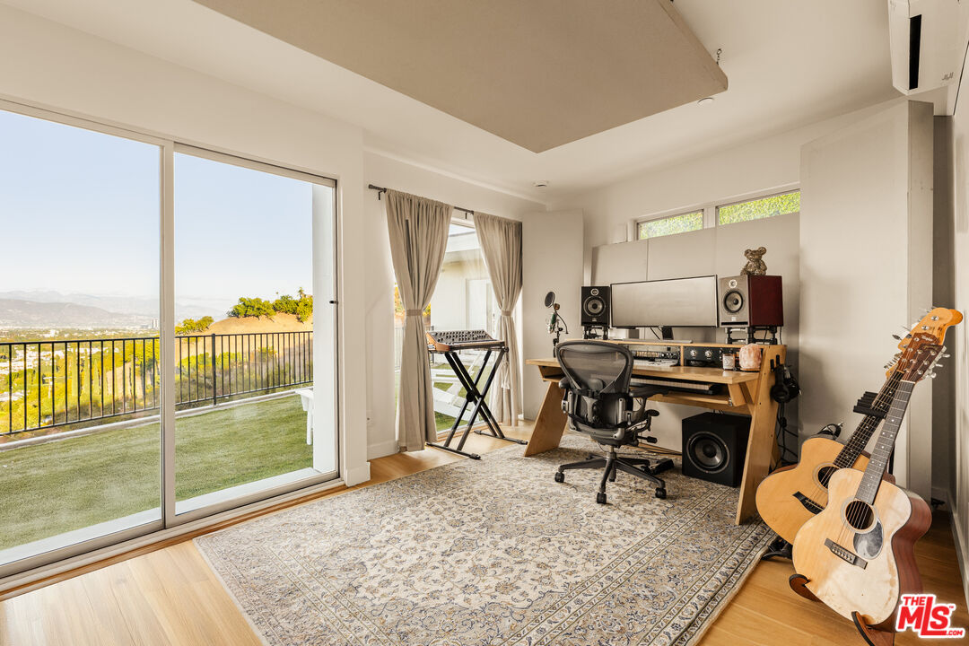 3631 Sunswept Dr, Studio City