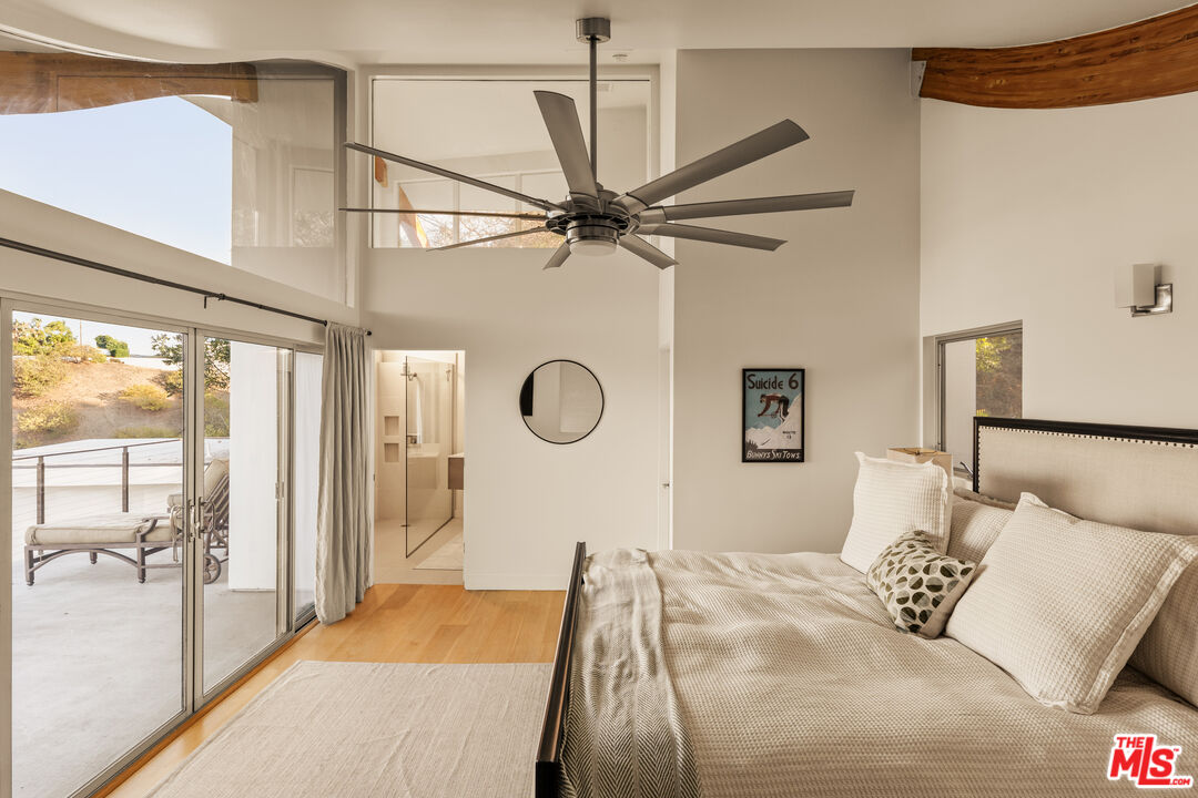 3631 Sunswept Dr, Studio City