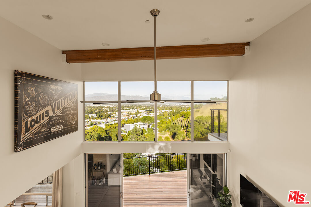 3631 Sunswept Dr, Studio City