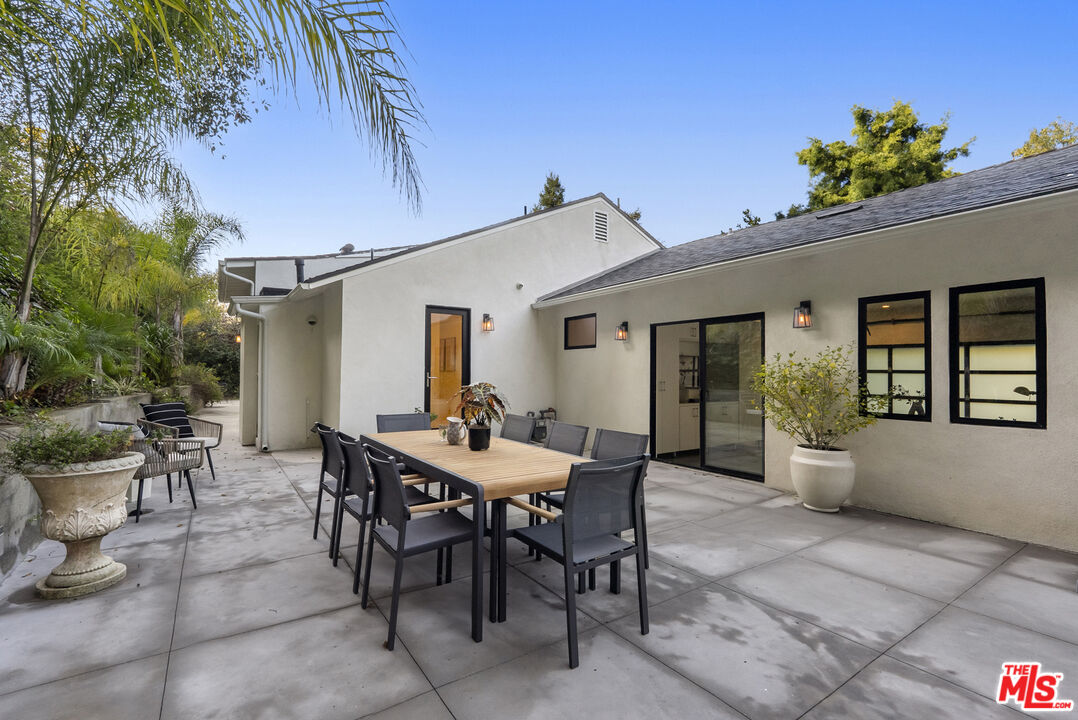 9782 Oak Pass Rd, Beverly Hills