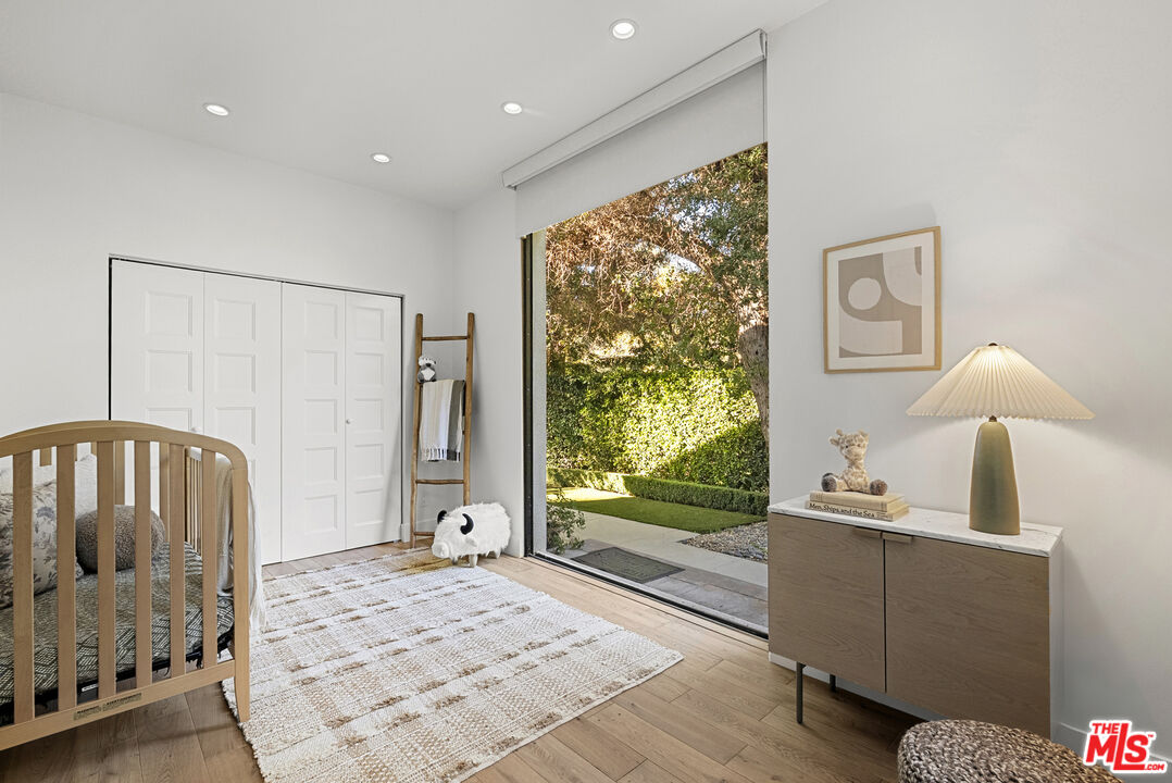 9782 Oak Pass Rd, Beverly Hills