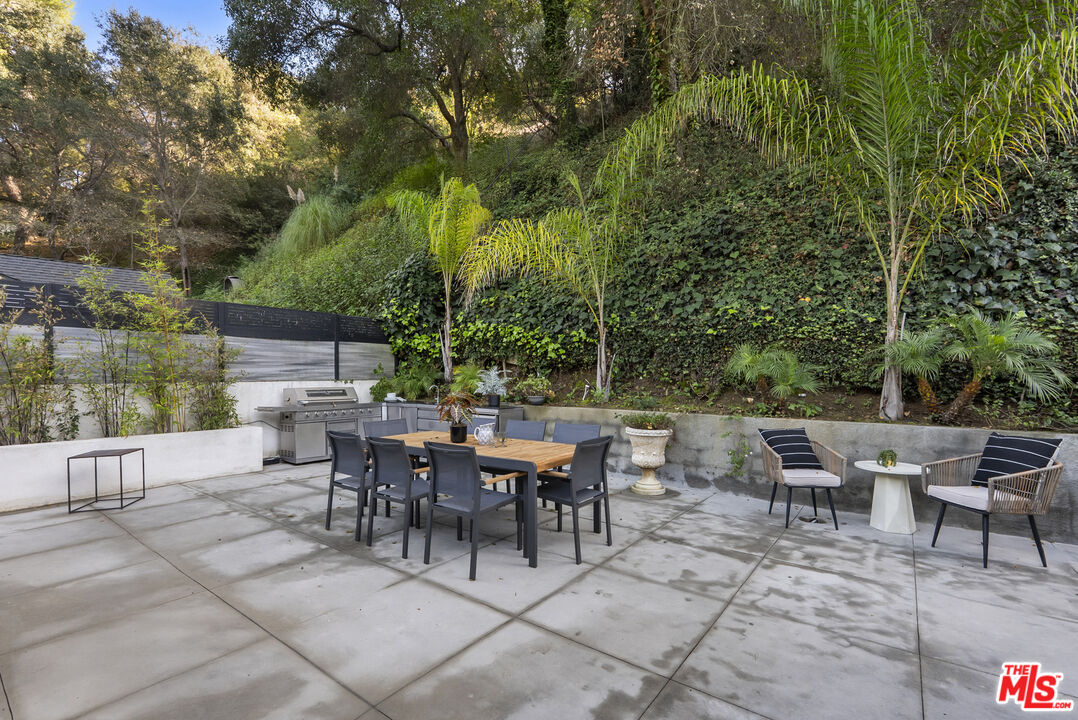 9782 Oak Pass Rd, Beverly Hills