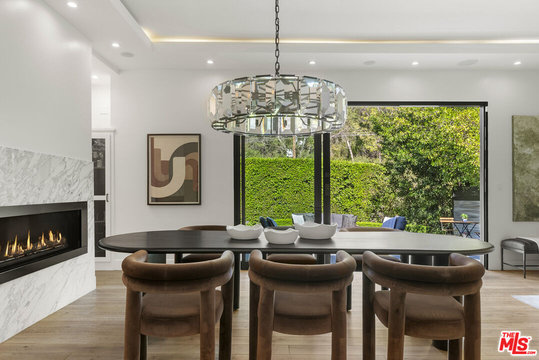 9782 Oak Pass Rd, Beverly Hills
