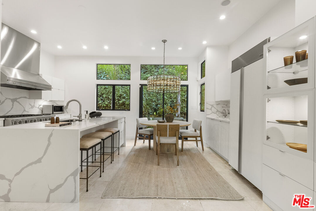 9782 Oak Pass Rd, Beverly Hills