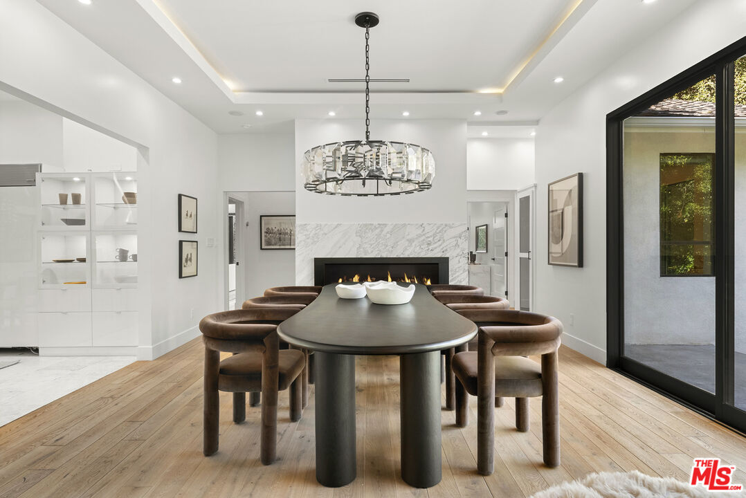 9782 Oak Pass Rd, Beverly Hills