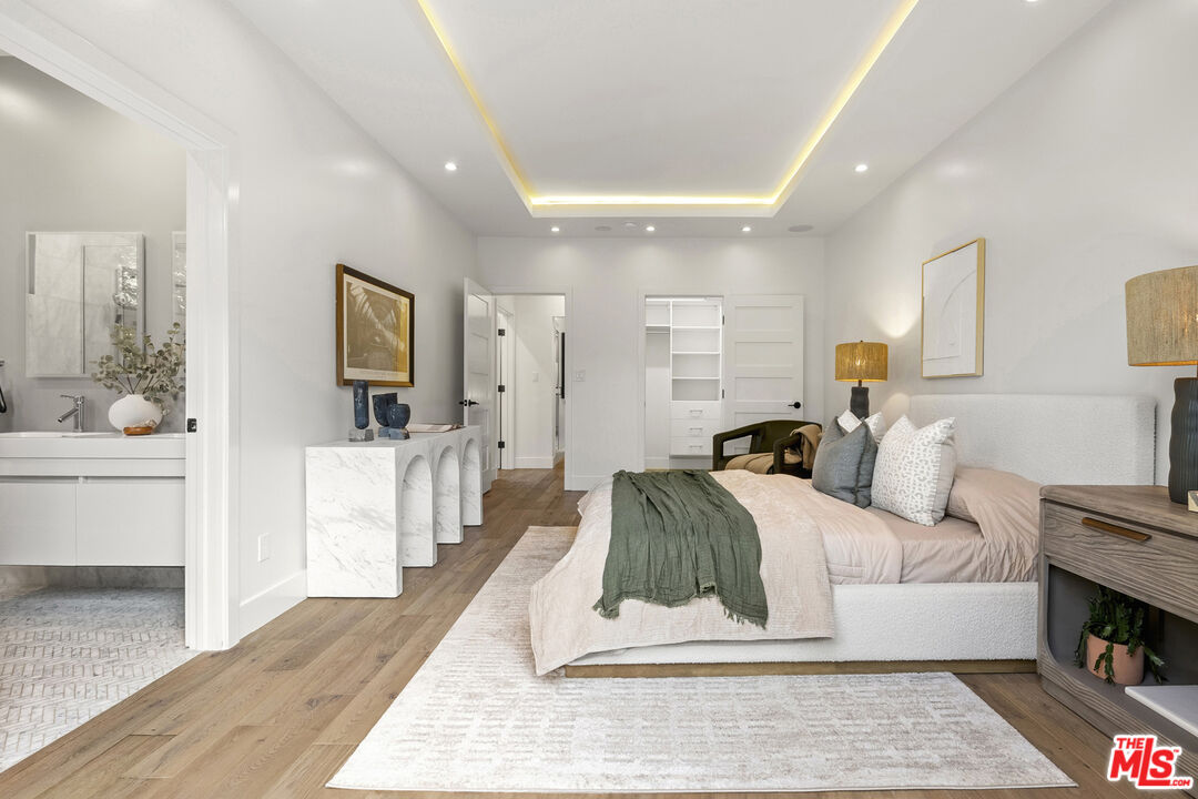 9782 Oak Pass Rd, Beverly Hills