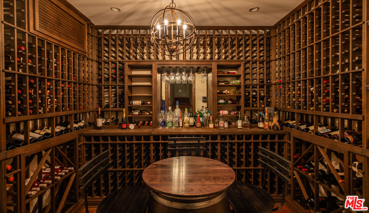 523 N Beverly Dr, Beverly Hills