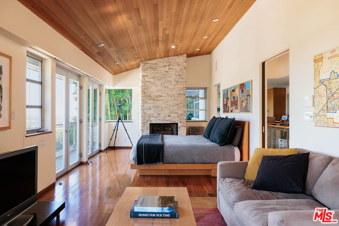 1625 N Crescent Heights Blvd, Hollywood Hills