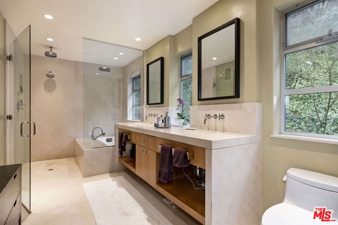 1625 N Crescent Heights Blvd, Hollywood Hills