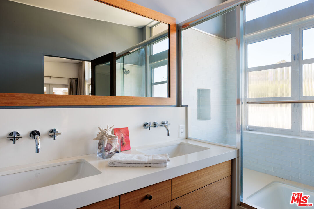 1625 N Crescent Heights Blvd, Hollywood Hills