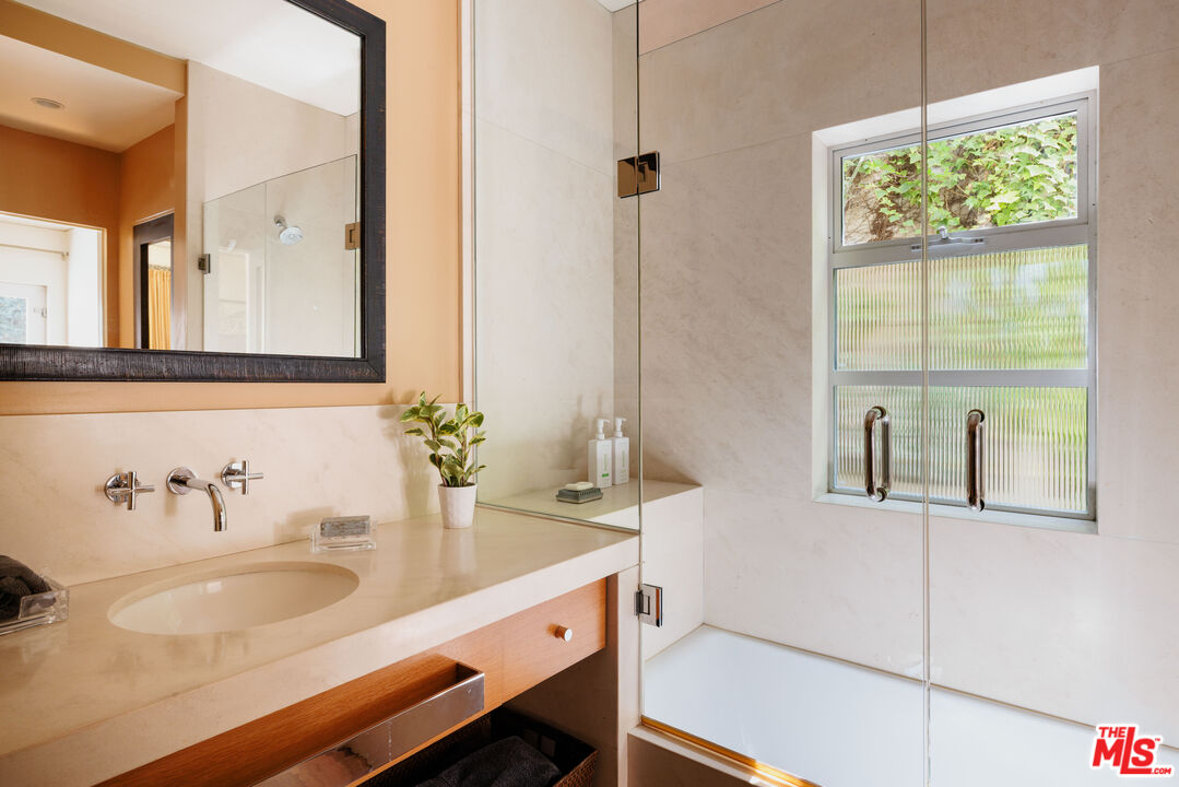 1625 N Crescent Heights Blvd, Hollywood Hills