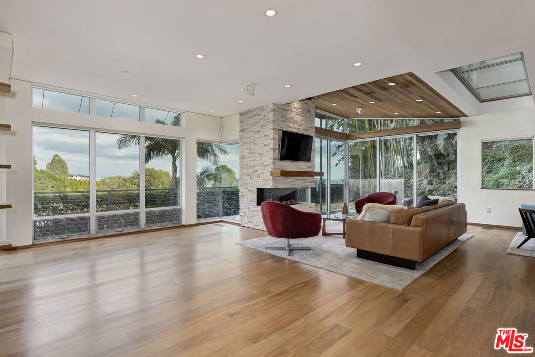 1625 N Crescent Heights Blvd, Hollywood Hills