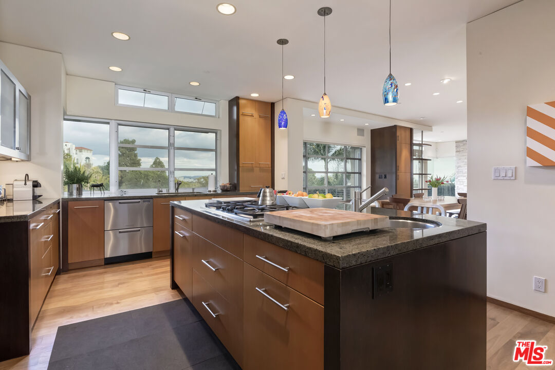 1625 N Crescent Heights Blvd, Hollywood Hills