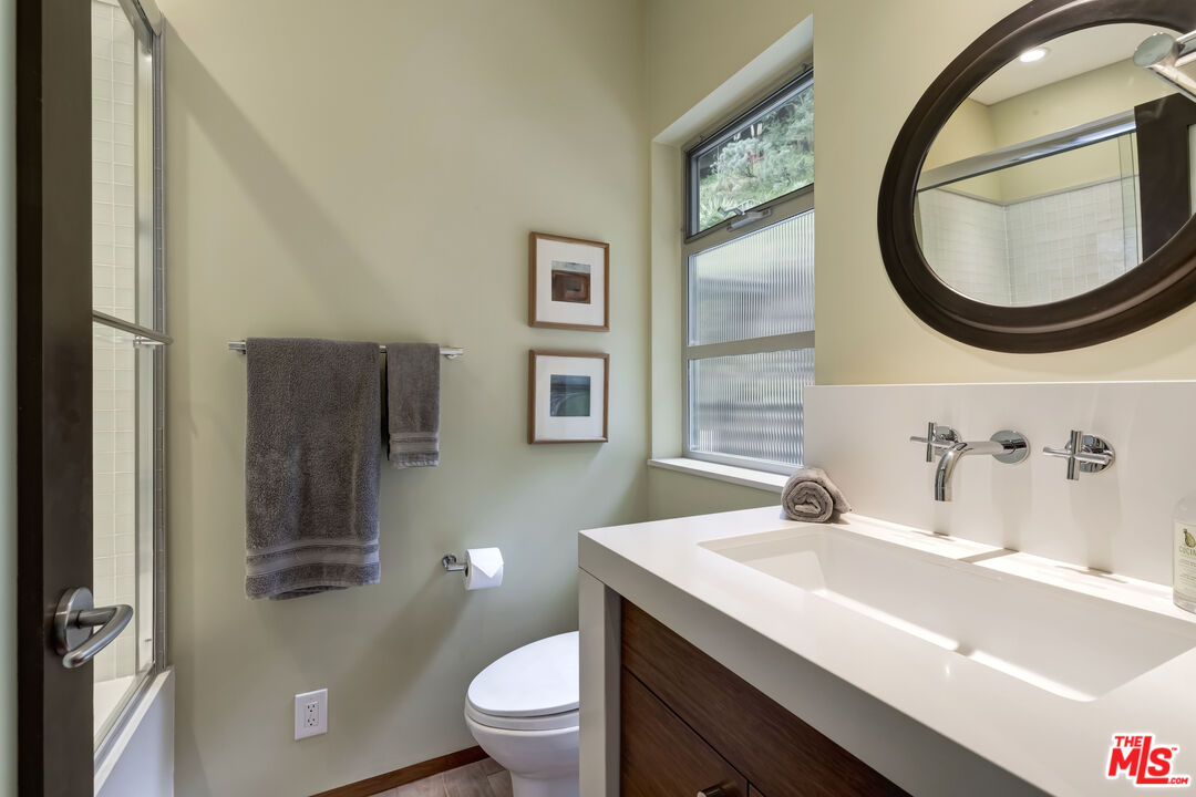 1625 N Crescent Heights Blvd, Hollywood Hills