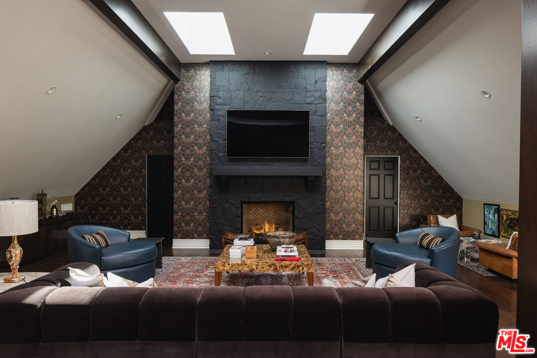 3901 Longridge Ave, Sherman Oaks