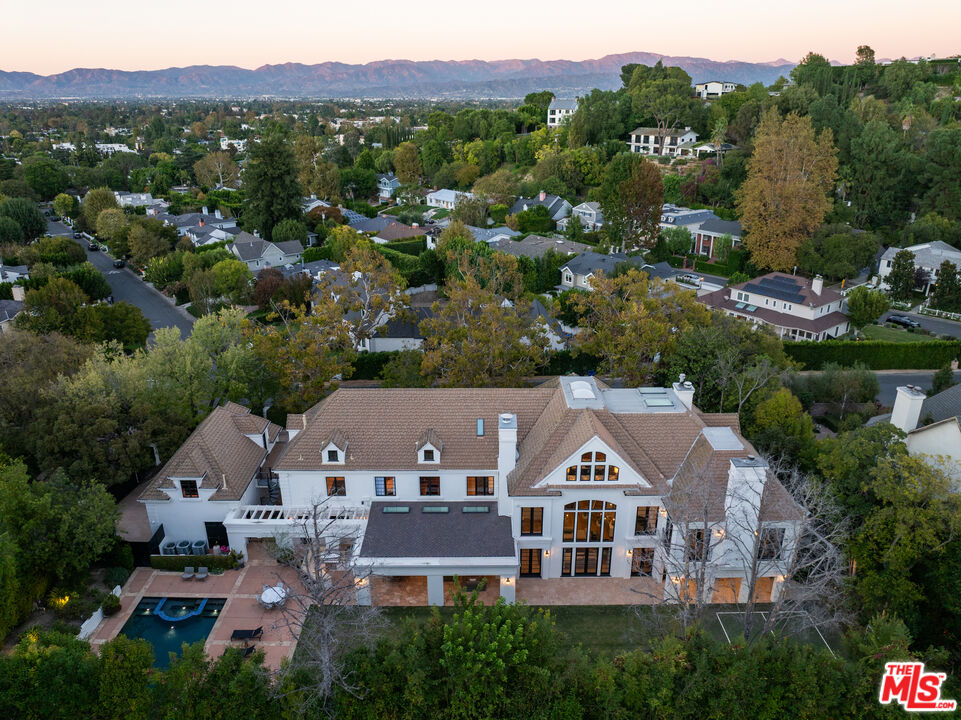 3901 Longridge Ave, Sherman Oaks