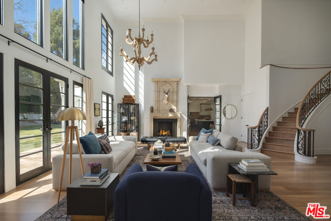 3901 Longridge Ave, Sherman Oaks