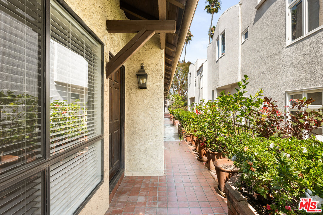 938 18th St Unit: 5, Santa Monica