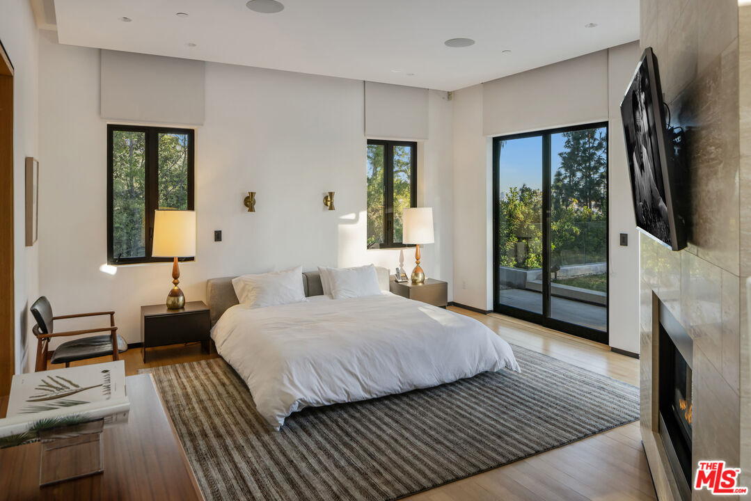 1120 El Retiro Way, Beverly Hills