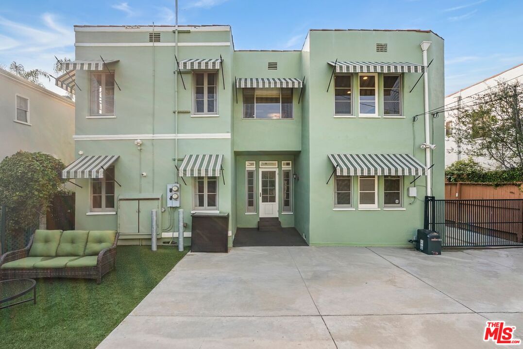 104 N Harper Ave, Beverly Grove