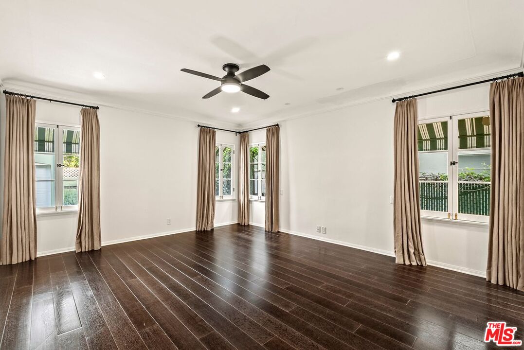 104 N Harper Ave, Beverly Grove