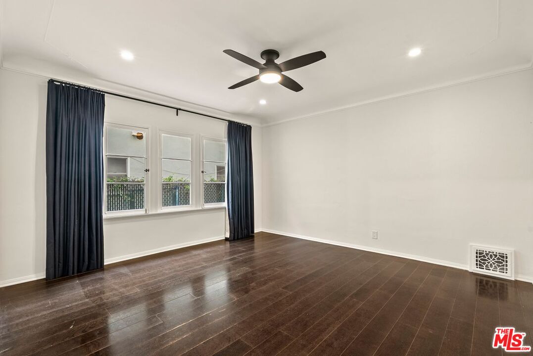 104 N Harper Ave, Beverly Grove