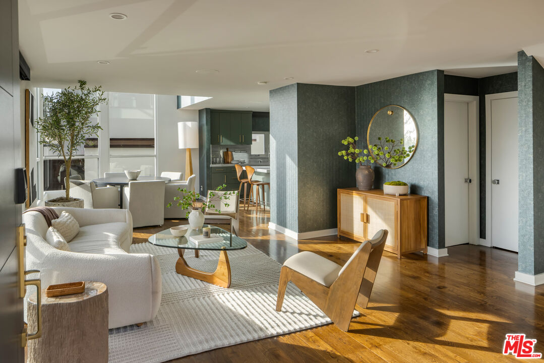 9318 Warbler Way, Bird Streets