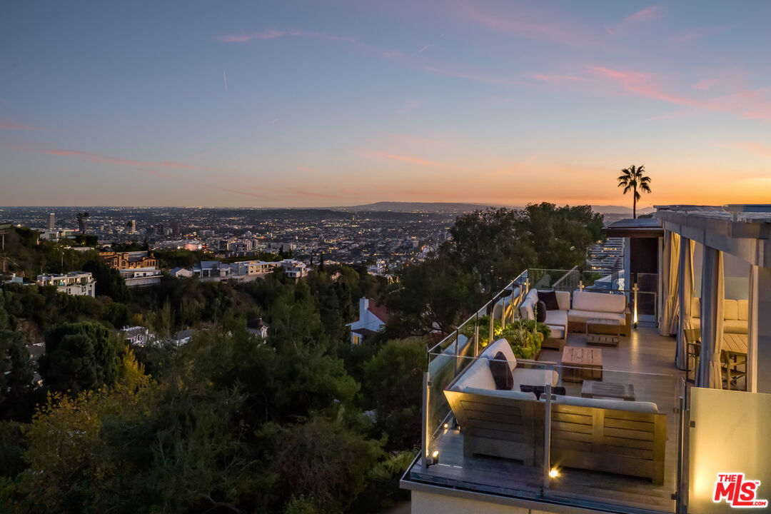 9318 Warbler Way, Bird Streets