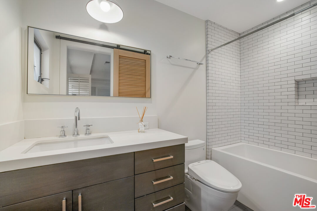 521 Loring Ave, Holmby Hills 