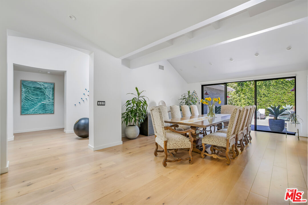 521 Loring Ave, Holmby Hills 