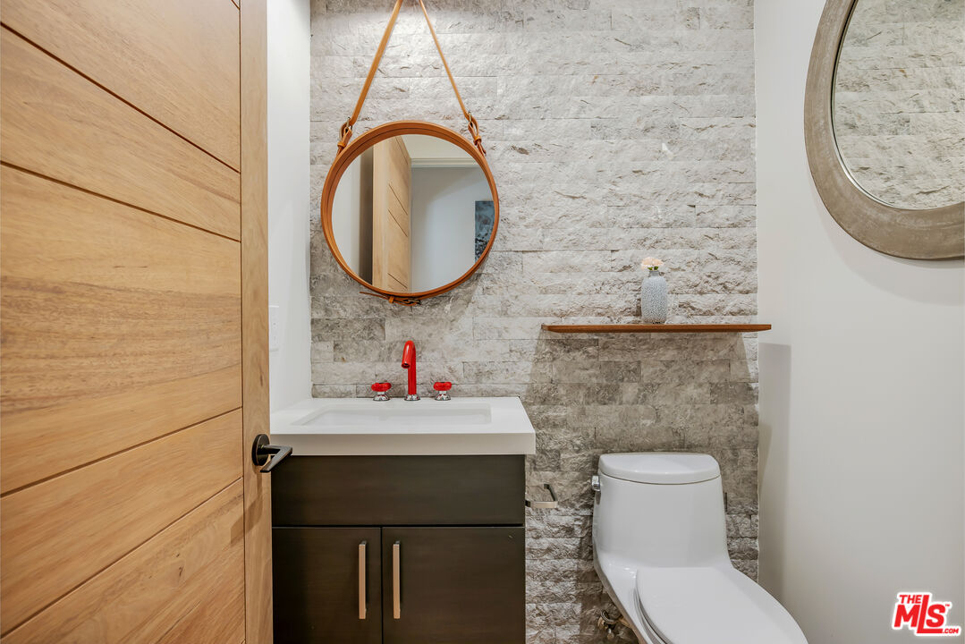 521 Loring Ave, Holmby Hills 