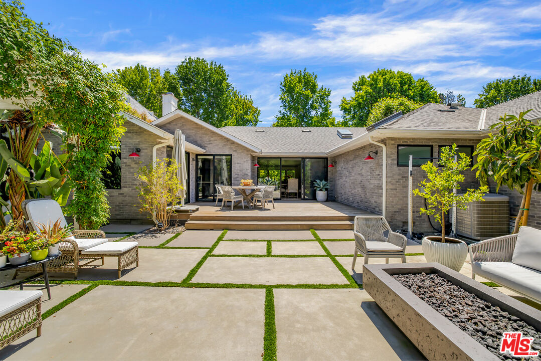 521 Loring Ave, Holmby Hills 