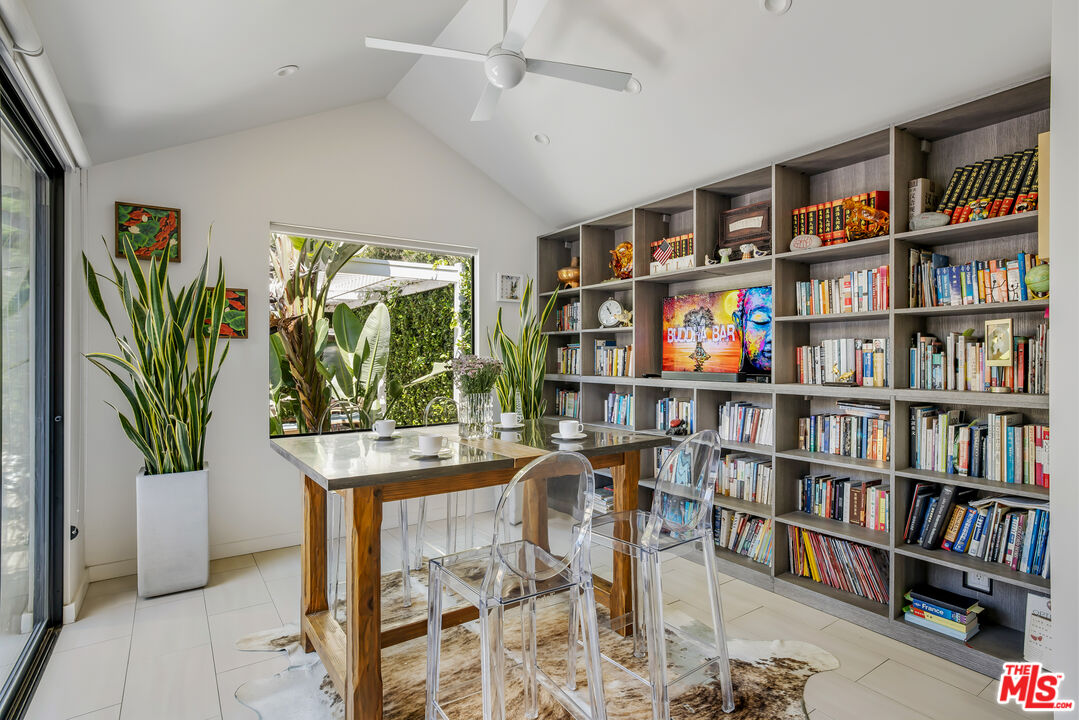 521 Loring Ave, Holmby Hills 