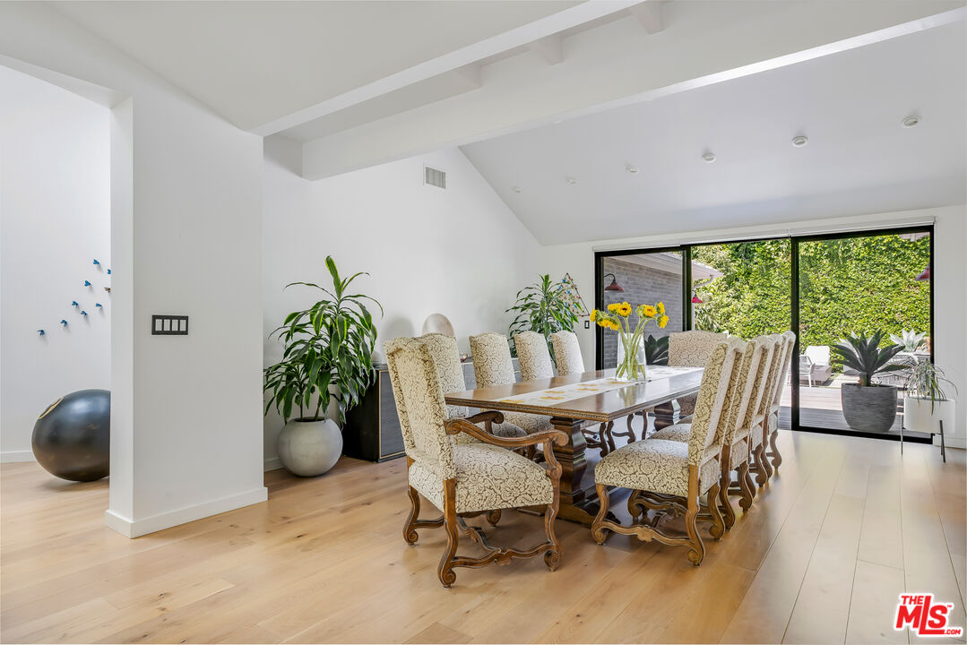 521 Loring Ave, Holmby Hills 