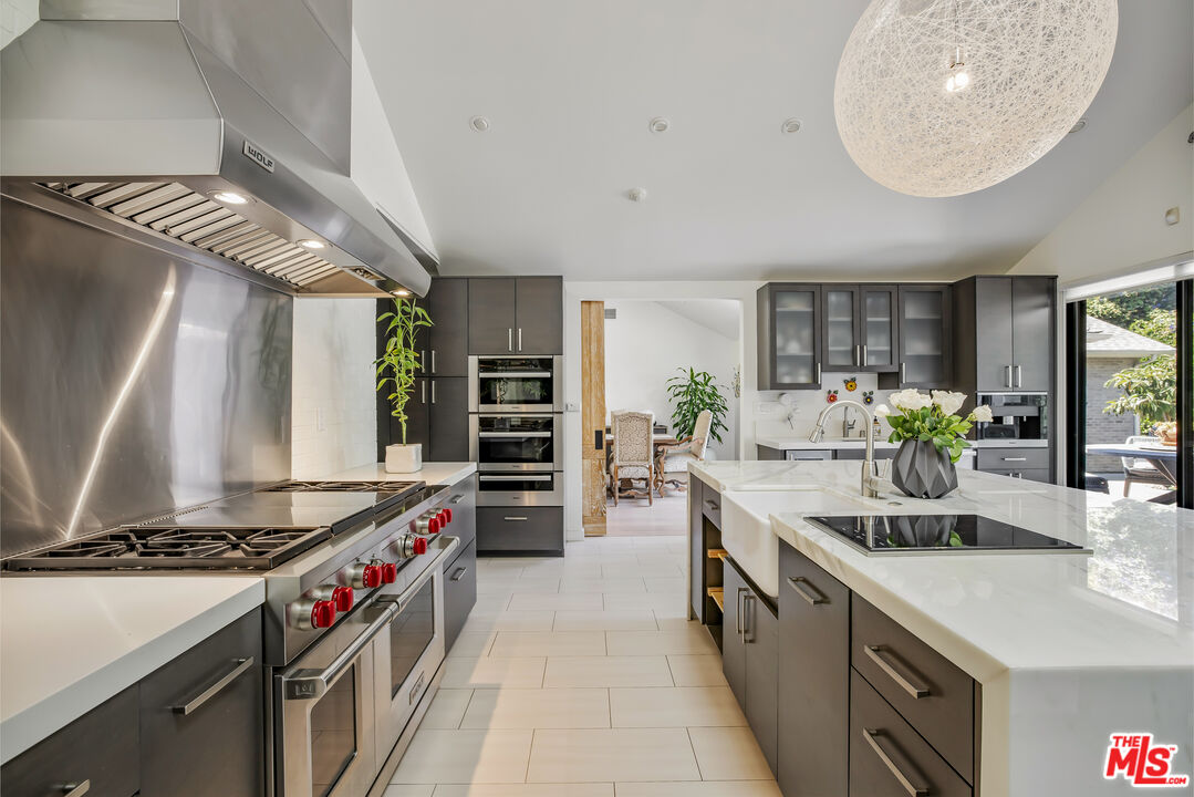 521 Loring Ave, Holmby Hills 