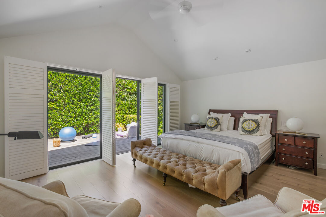 521 Loring Ave, Holmby Hills 