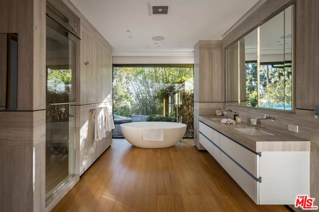 1120 El Retiro Way, Beverly Hills