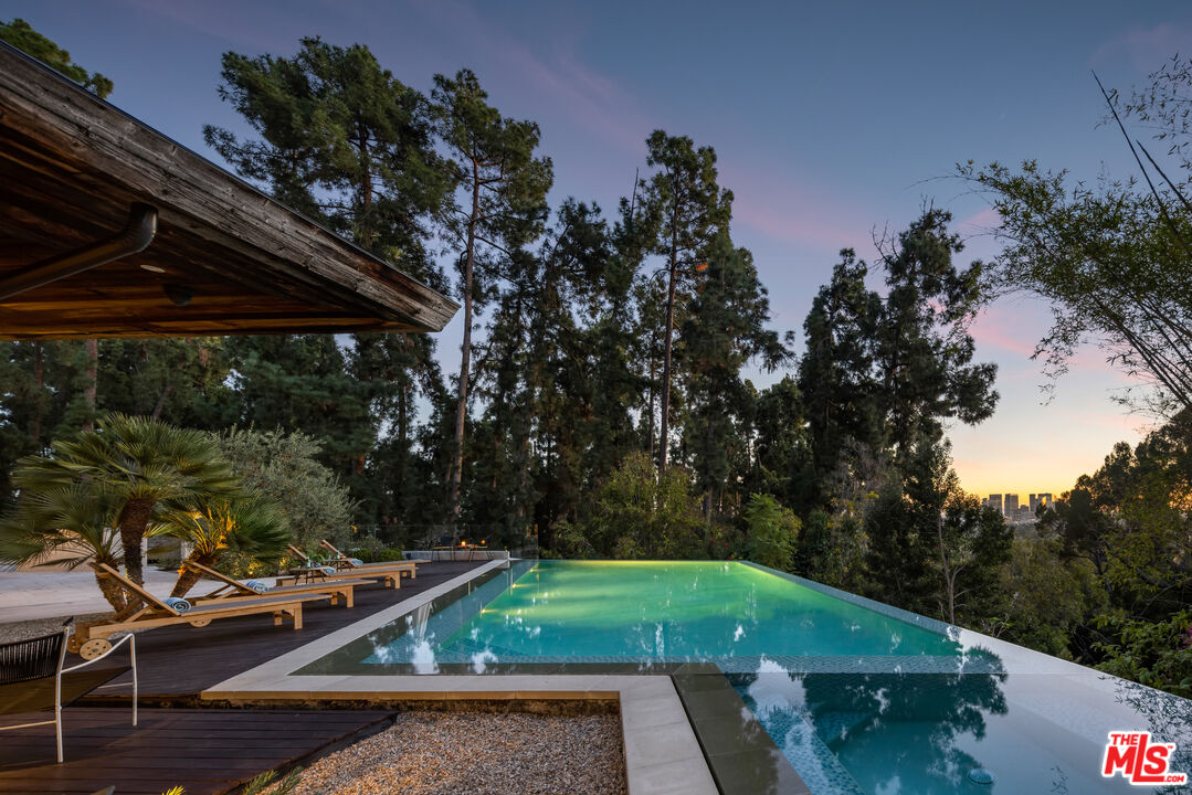 1120 El Retiro Way, Beverly Hills