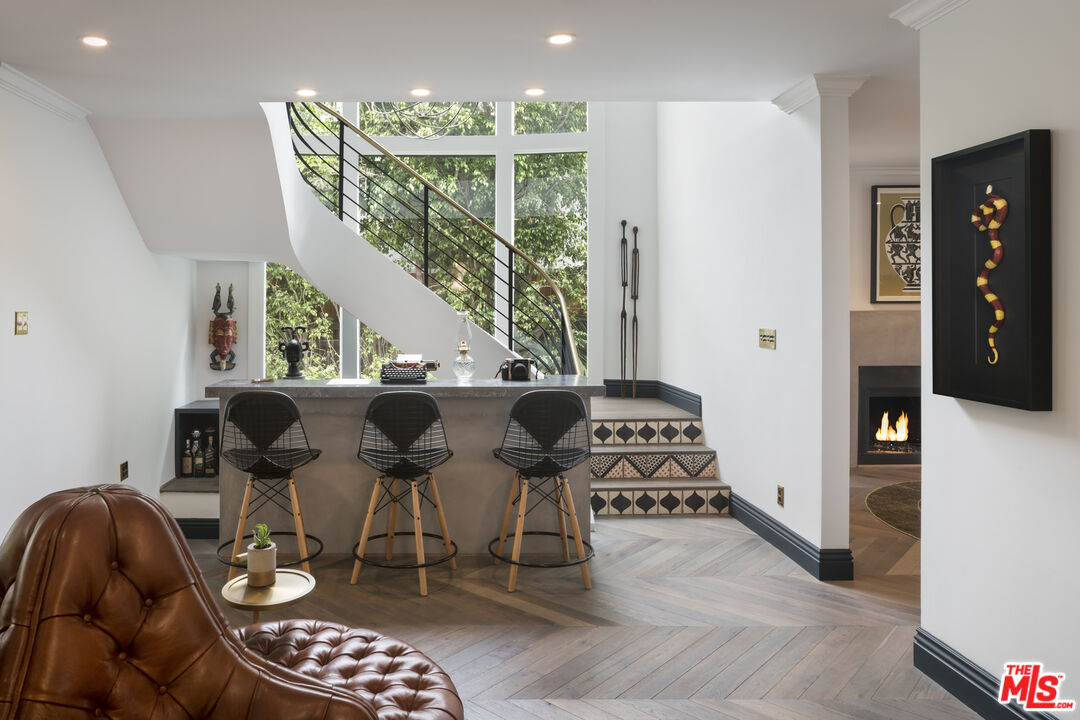 1041 N Orlando Ave, West Hollywood