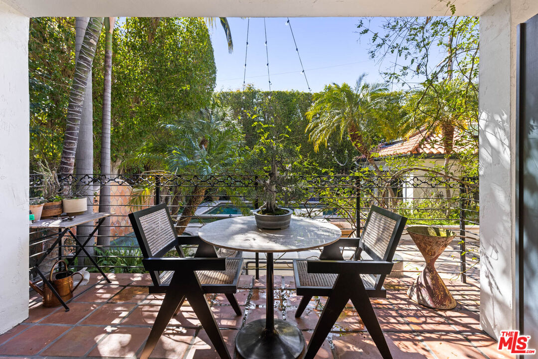 1041 N Orlando Ave, West Hollywood