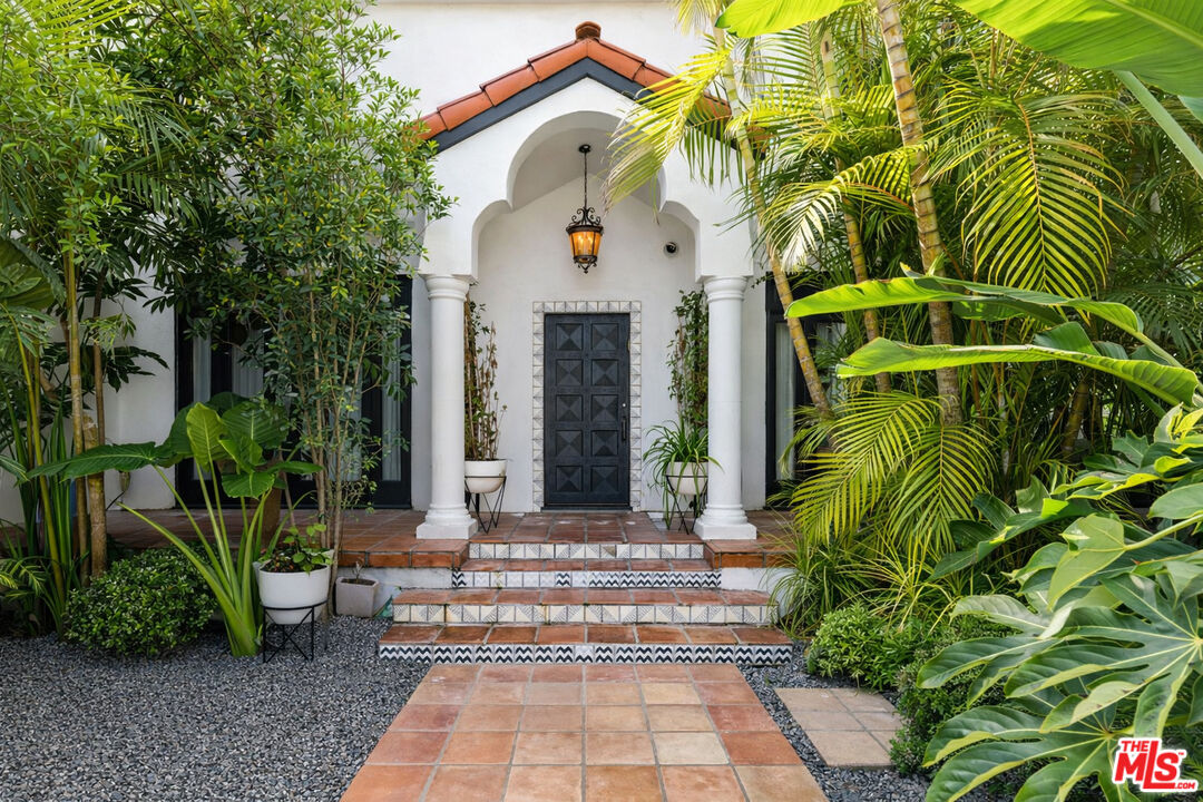 1041 N Orlando Ave, West Hollywood