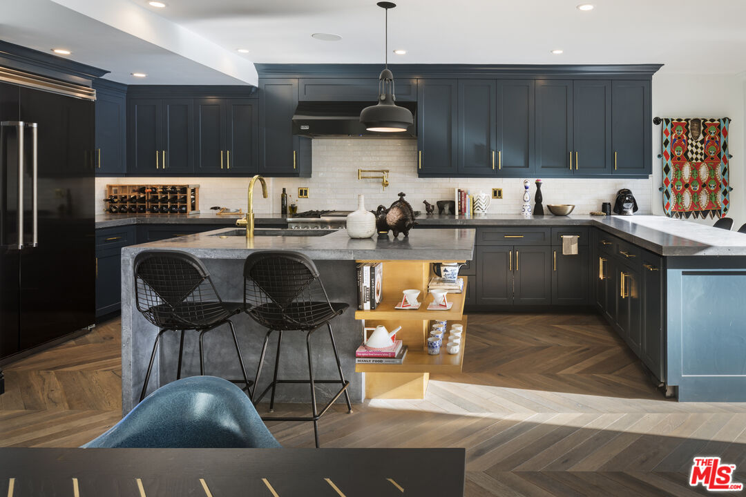 1041 N Orlando Ave, West Hollywood