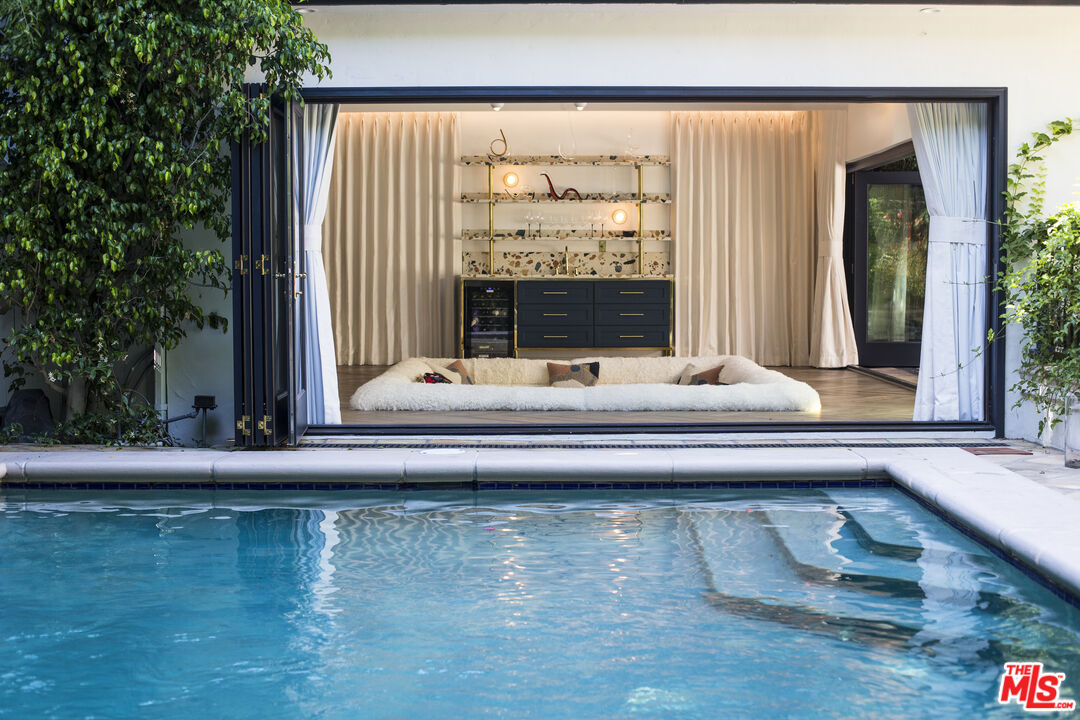 1041 N Orlando Ave, West Hollywood