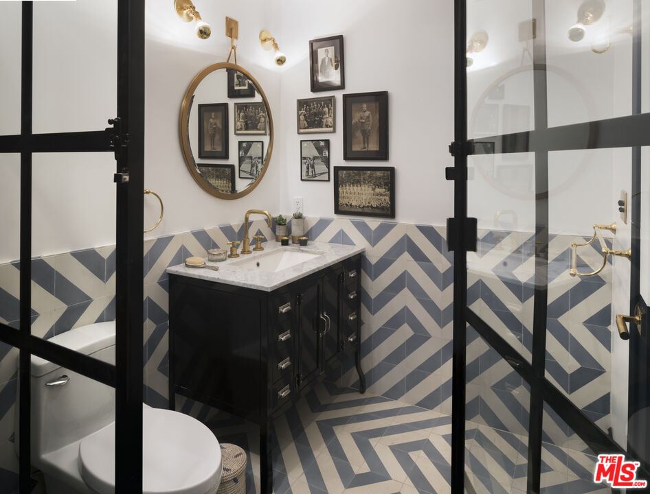 1041 N Orlando Ave, West Hollywood