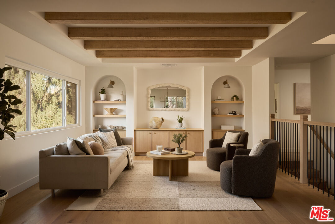 521 Fremont Dr, Pasadena