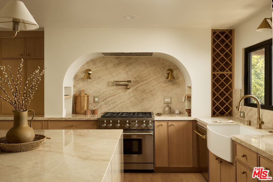 521 Fremont Dr, Pasadena