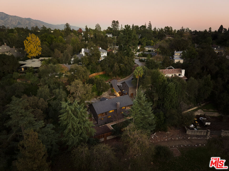 521 Fremont Dr, Pasadena