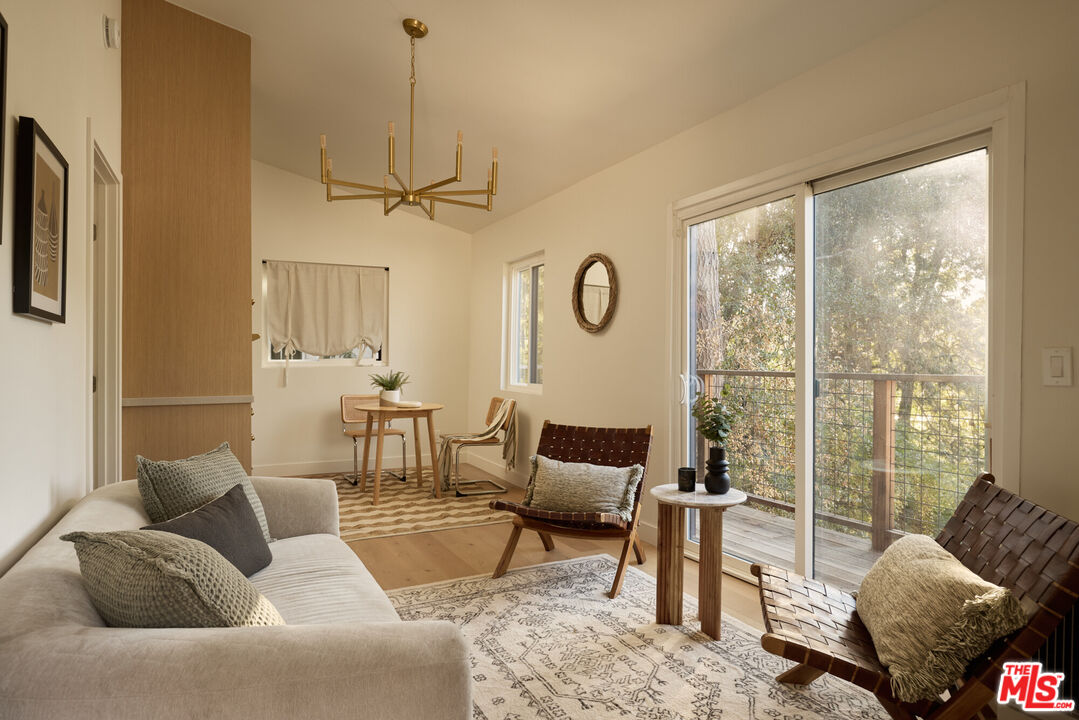 521 Fremont Dr, Pasadena